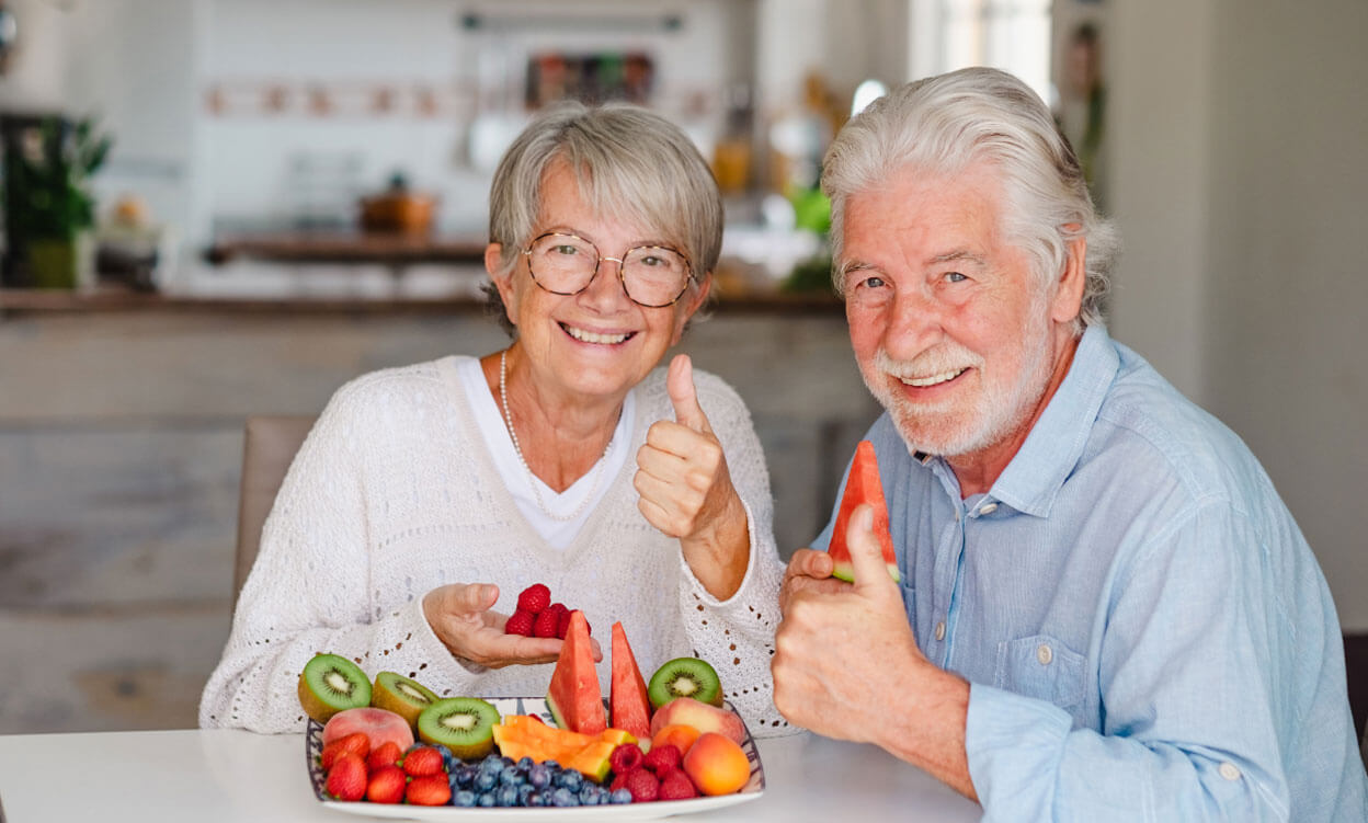 A guide to healthy eating in senior care for longevity